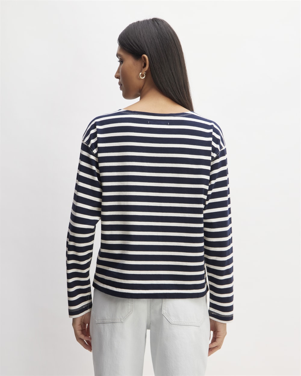The Mariner Tee in Navy / Bone — detail view