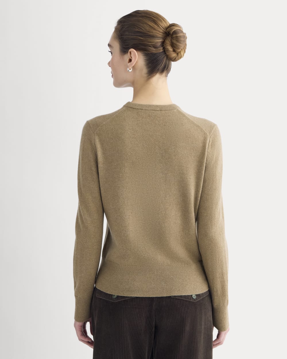 Cashmere Slim Crew Sweater in Toast — detail view