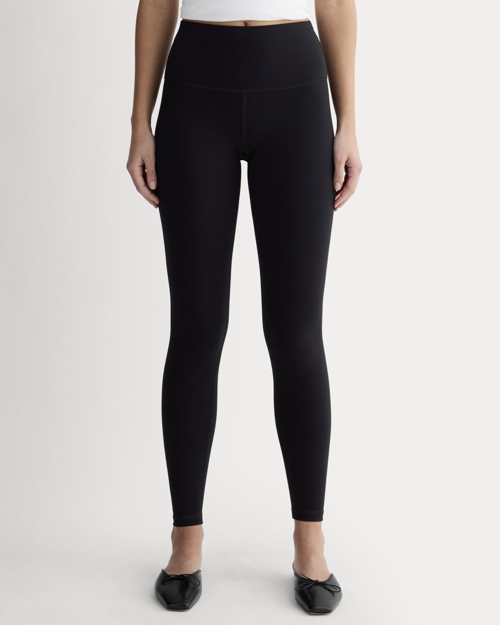 The Perform 24/7 Legging in Black — detail view