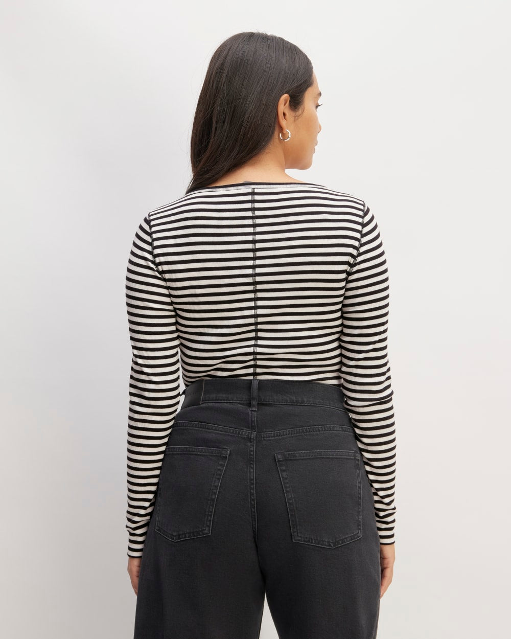 The Luxe Rib Long-Sleeve Scoop-Neck Tee in Bone / Black — detail view