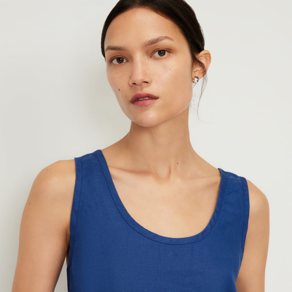 The Scoop Tank in Linen in Mazarine Blue — detail view