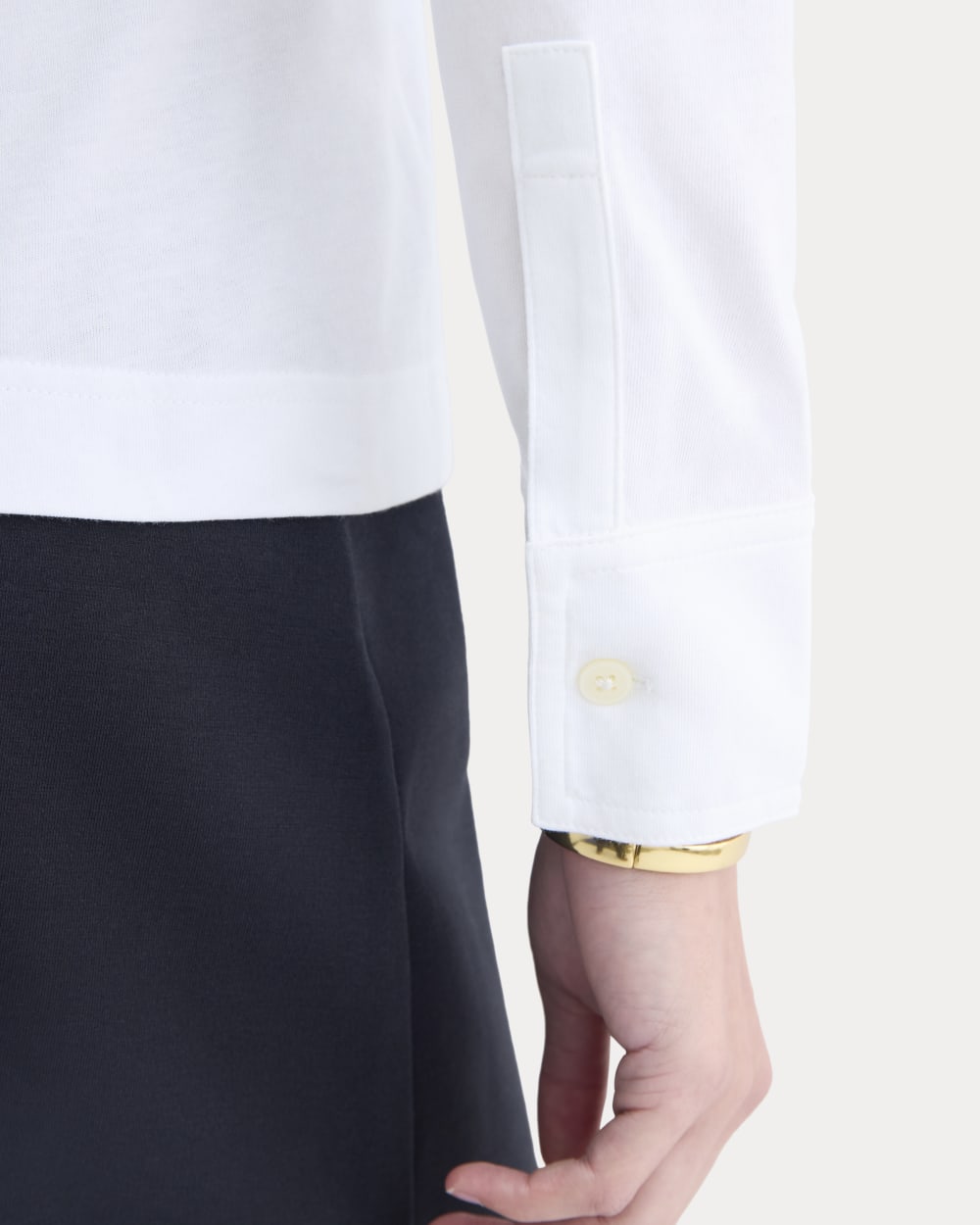 Button-Up Shirt in Essential Cotton in White — detail view
