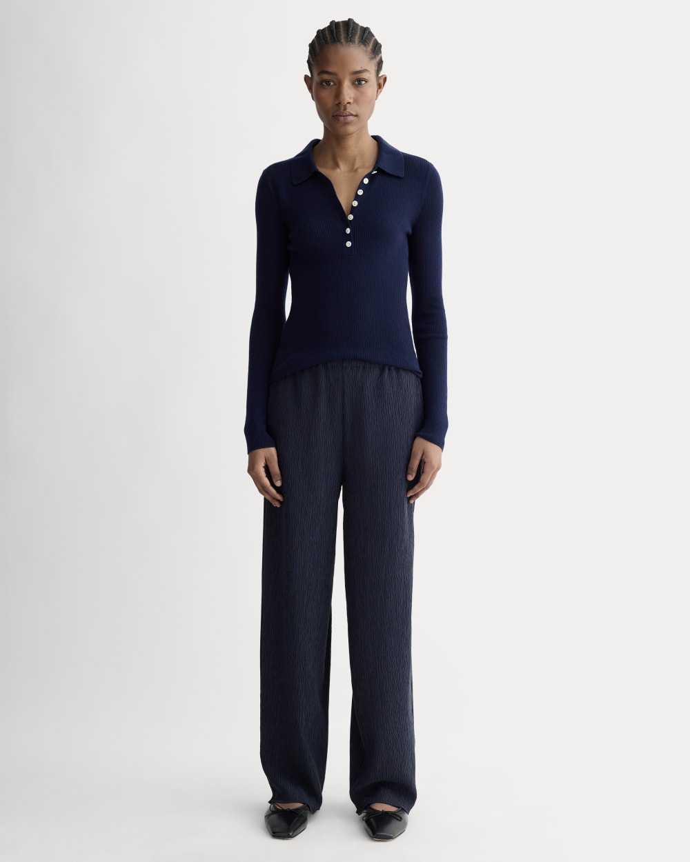 The Crinkle Pant in Navy — front view