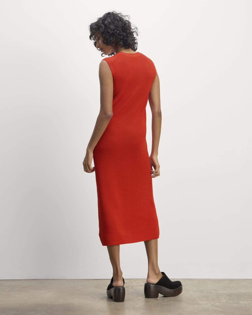 The Midi Dress in Everyday Cotton in Poppy Red — detail view
