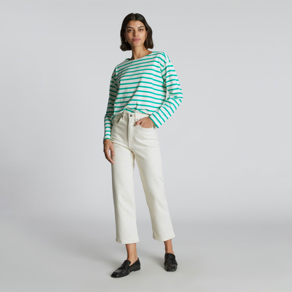 The Mariner Tee in Bright Jade / Canvas Tan — detail view
