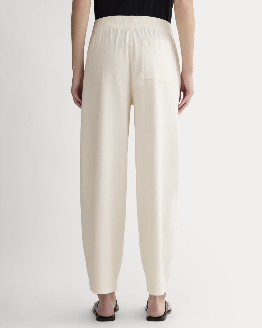The Off-Duty Barrel Pant in Bone — detail view