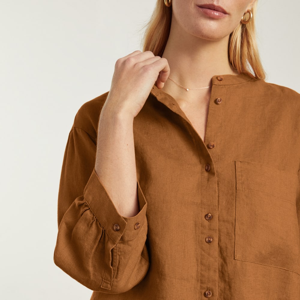 The Linen Billow Blouse in Tawny Brown — detail view