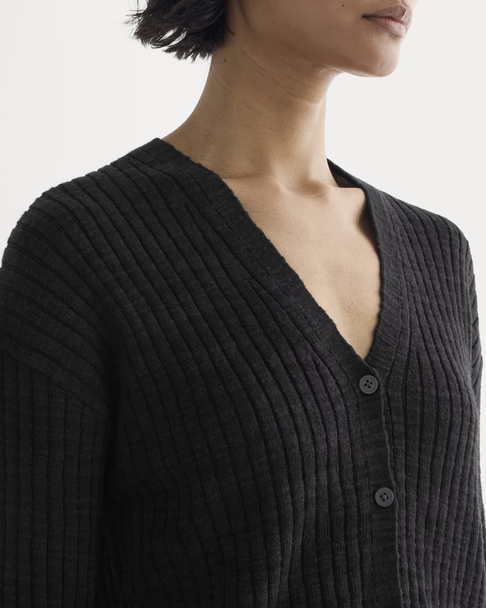 The Ribbed Cardigan in Cotton Linen in Black — detail view