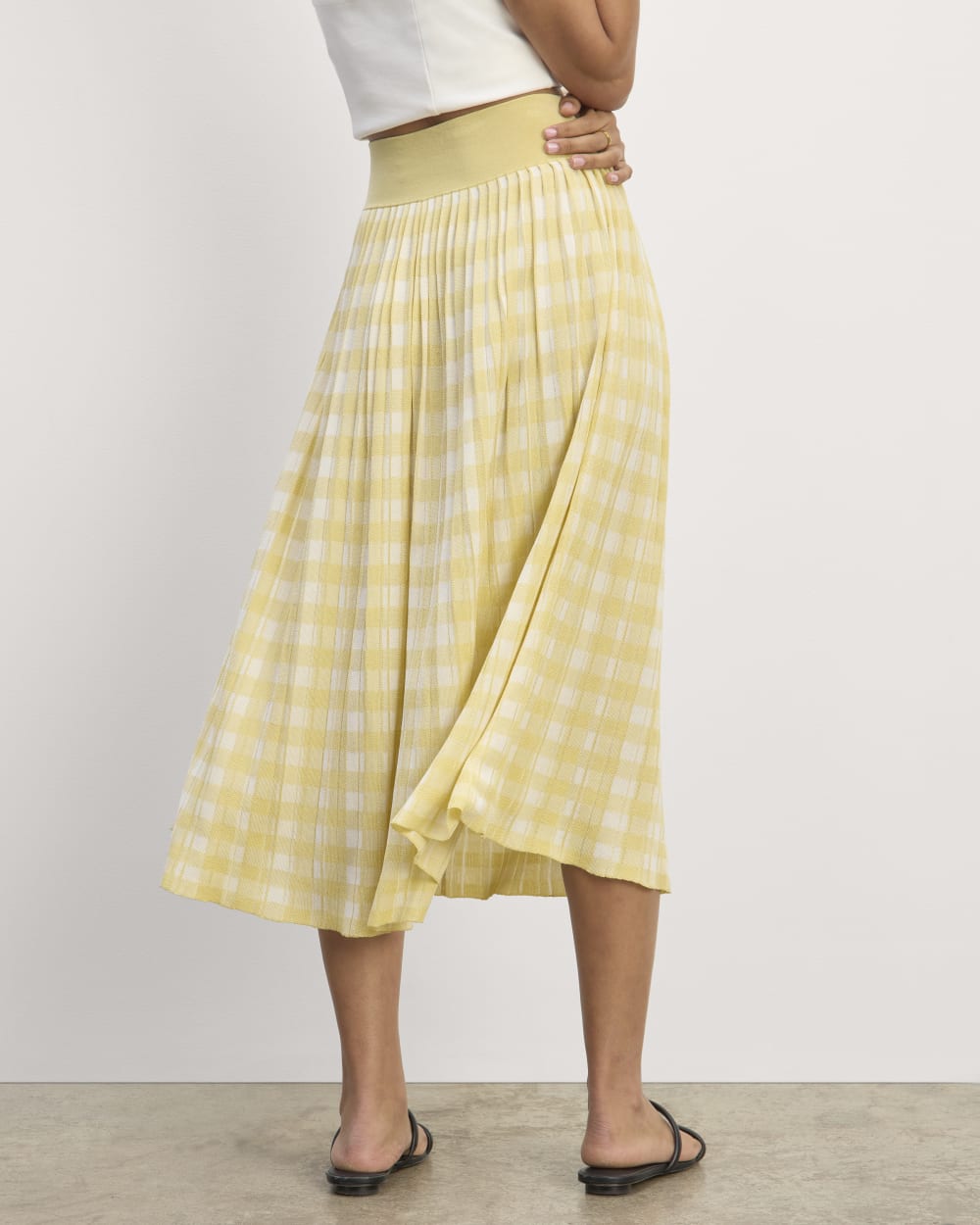 The Pleated Skirt in Bone / Parsnip Gingham — detail view