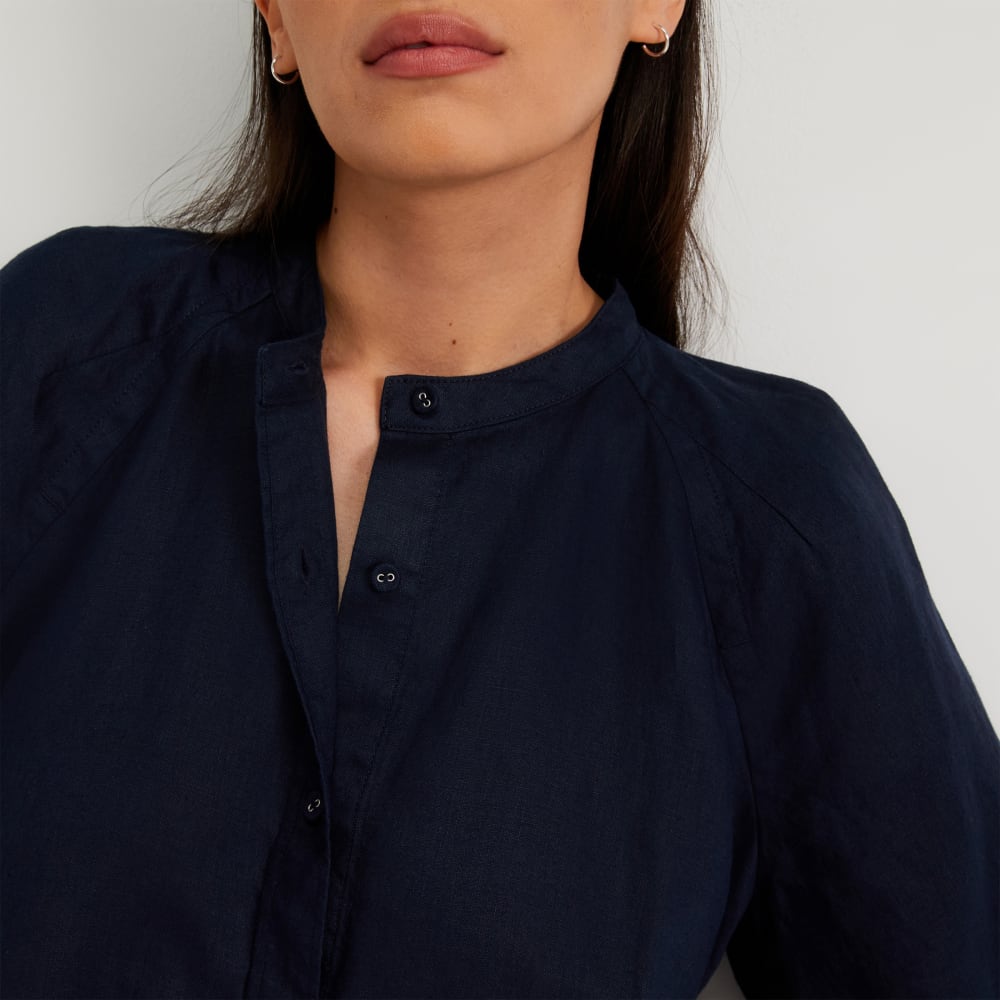 The Linen Puff Sleeve Shirt in Navy — detail view