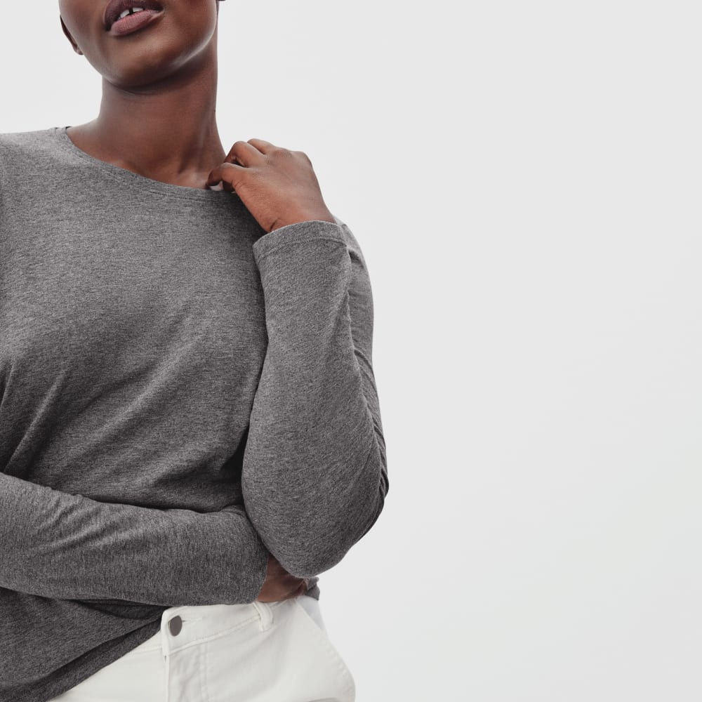 The Organic Cotton Long-Sleeve Crew in Charcoal — detail view