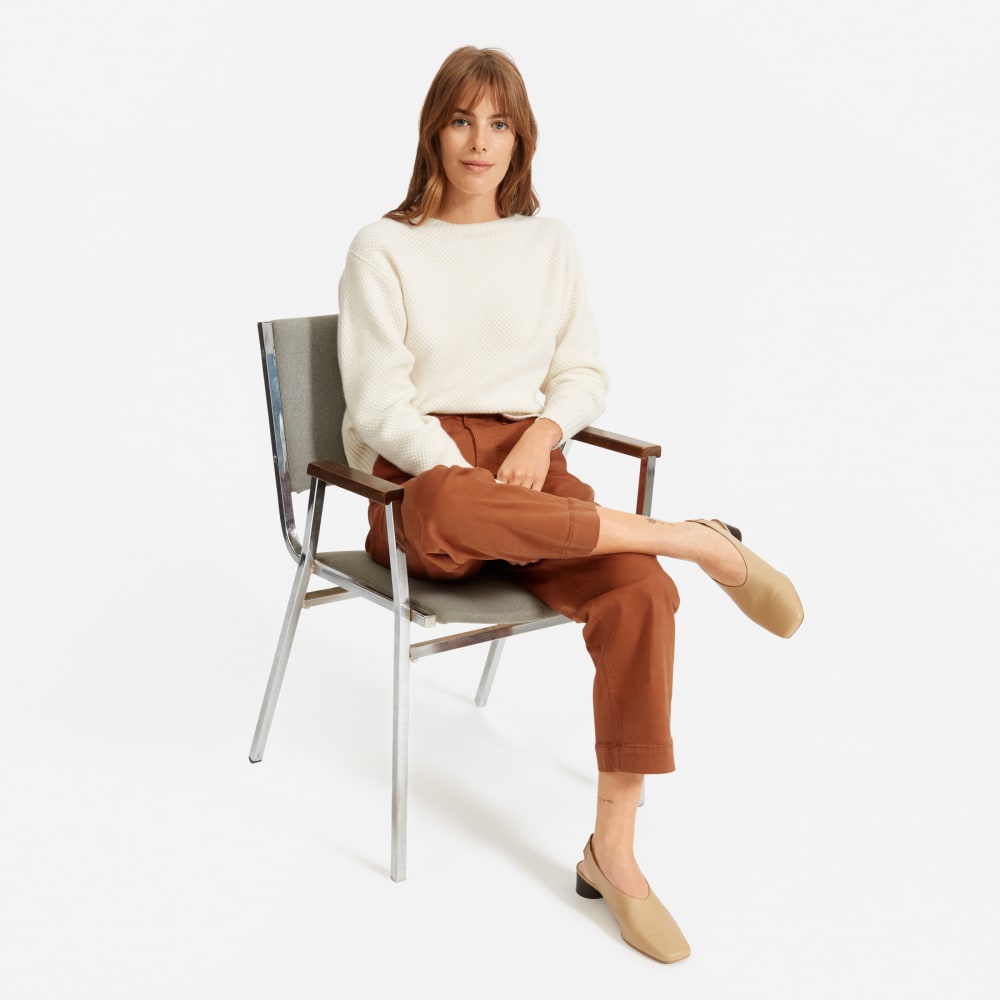 The Straight-Leg Crop in Cocoa Brown — detail view