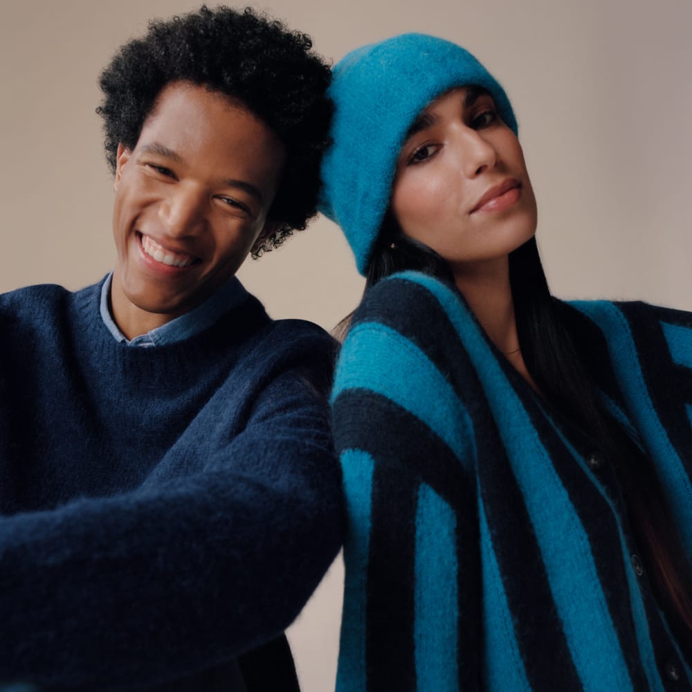 The Alpaca V-Neck Cropped Cardigan in Horizon Blue / Ocean Cavern — detail view