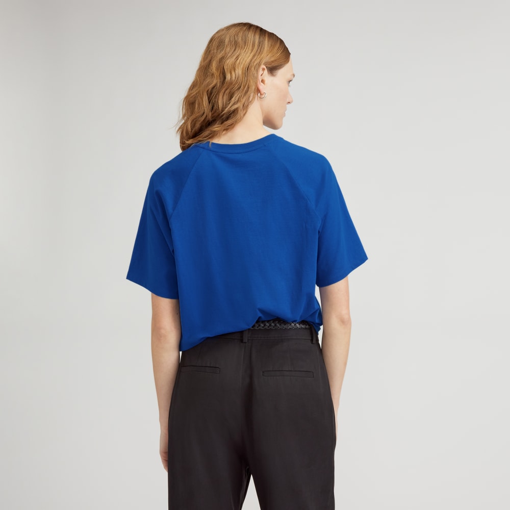 The Organic Cotton Raglan Tee in Mazarine Blue — detail view