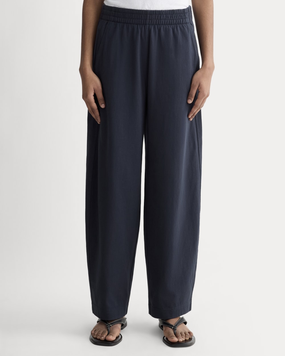 The Off-Duty Barrel Pant in Navy — detail view
