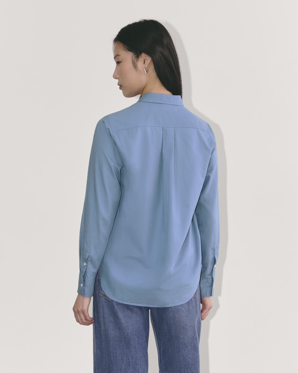 The Must-Have Shirt in Silky Cotton in Bluebell — detail view