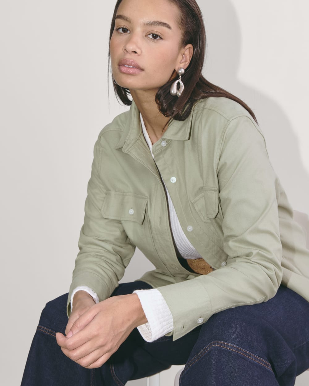 The Boyfriend Shirt in Flannel in Seagrass — alternate view