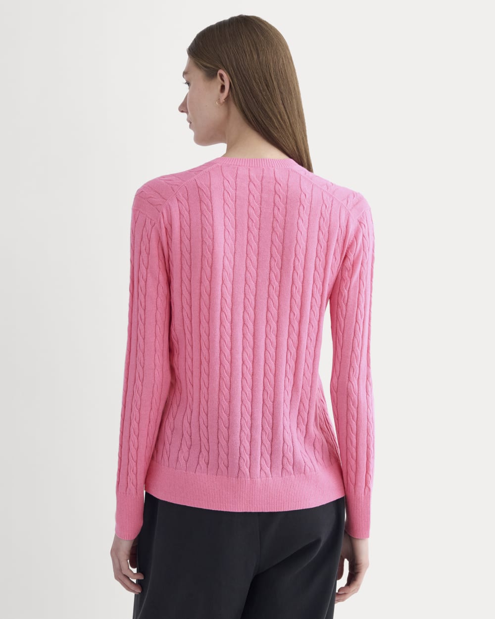 The Cable V-Neck in Cotton Cashmere in Deep Pink — detail view