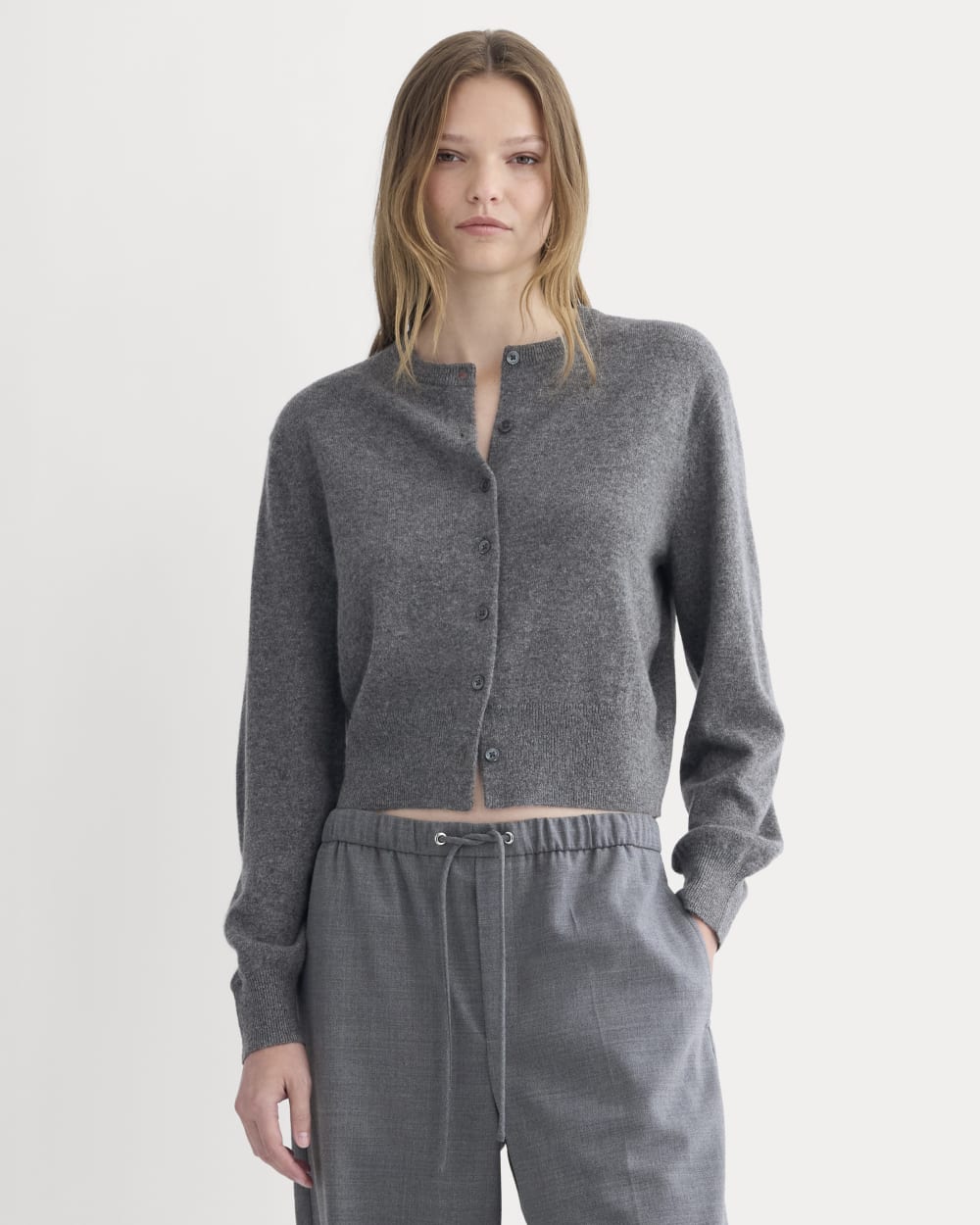 Cashmere Cropped Cardigan in Heather Charcoal — front view