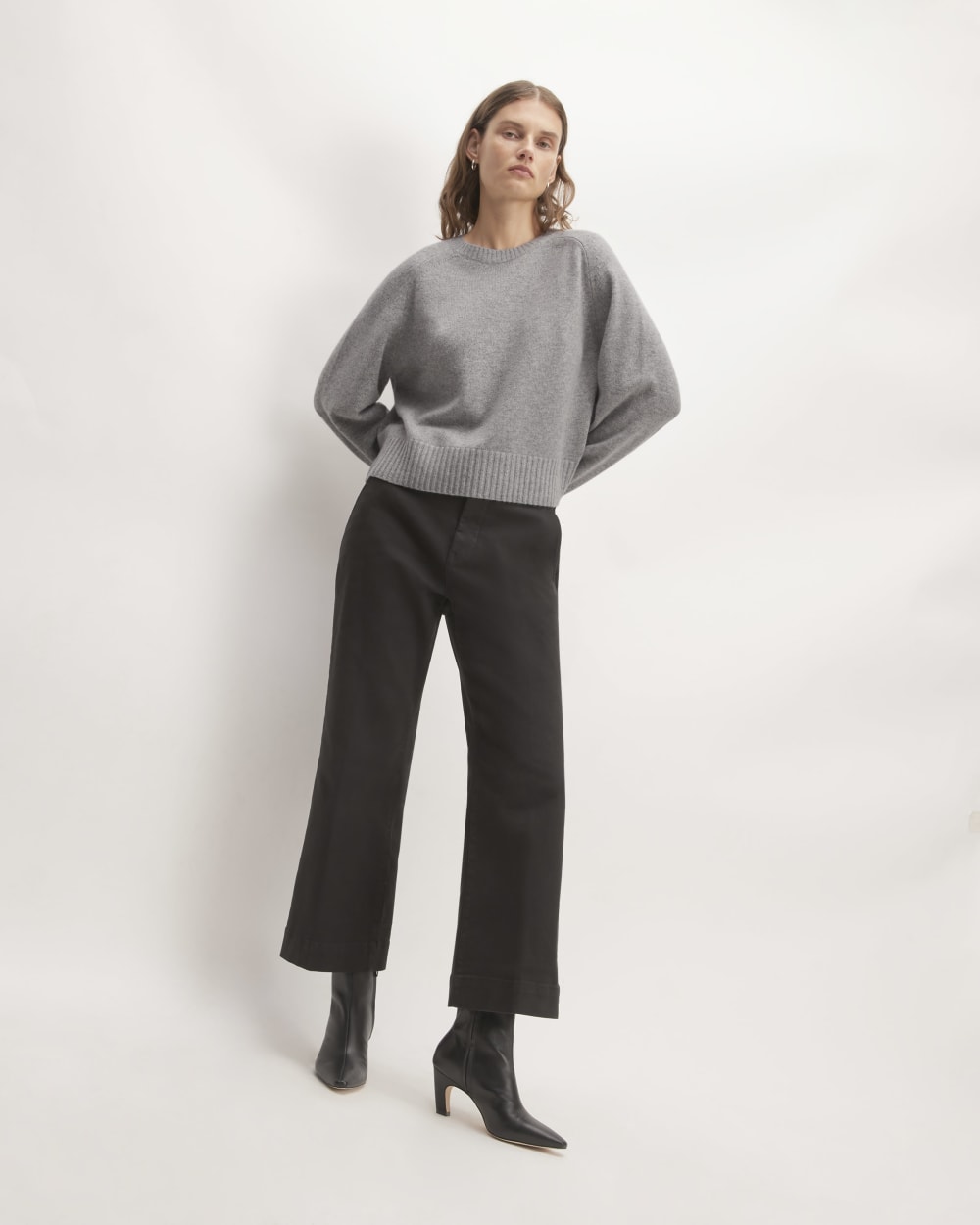 The Boxy Crew in Cashmere in Heathered Grey — detail view