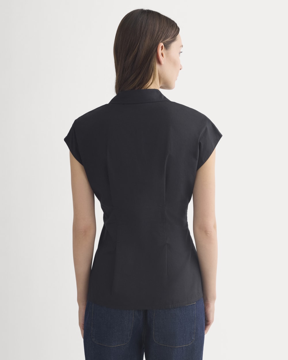 Muscle Shirt in Lightweight Cotton in Black — detail view