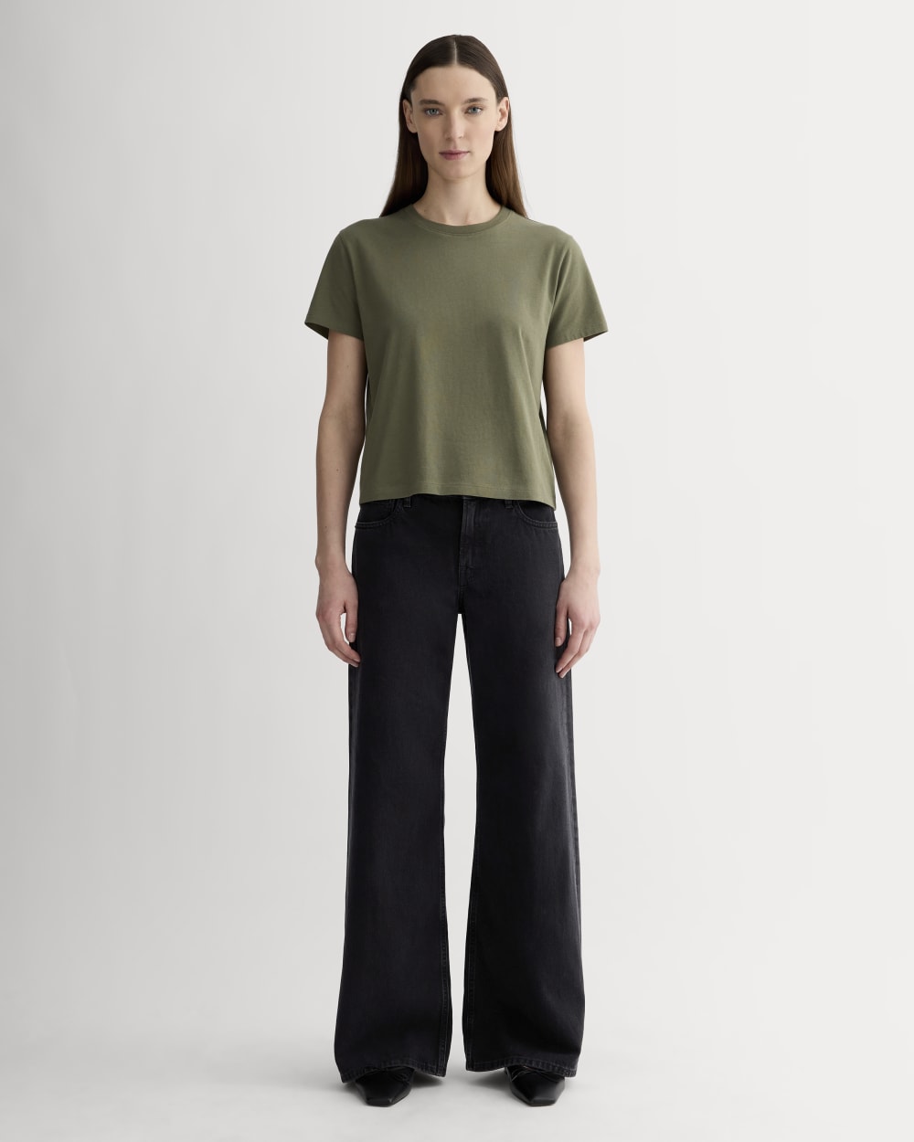 The Box-Cut Tee in Essential Cotton in Kalamata — detail view