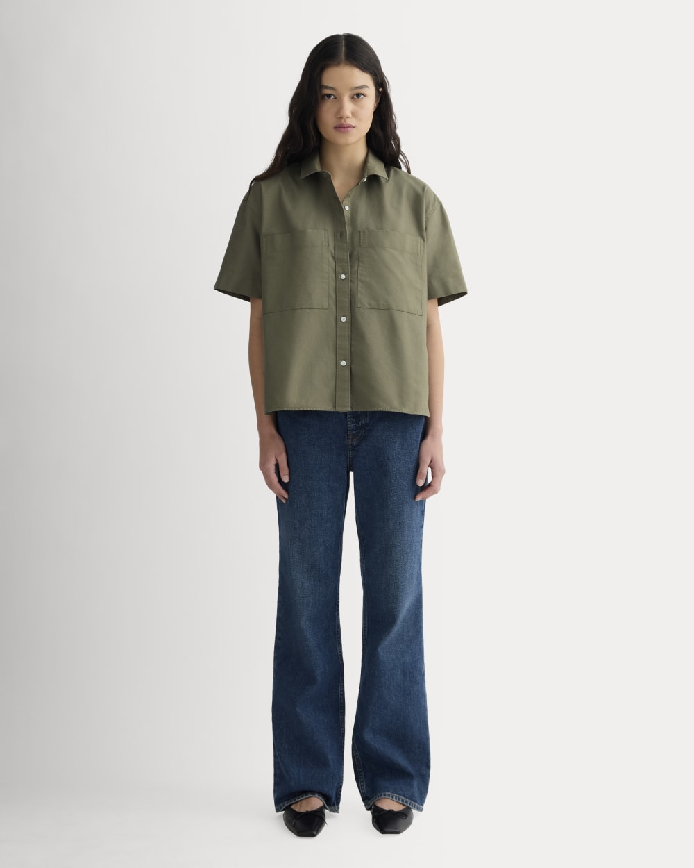 The Short-Sleeve Boxy Oxford in Kalamata — detail view