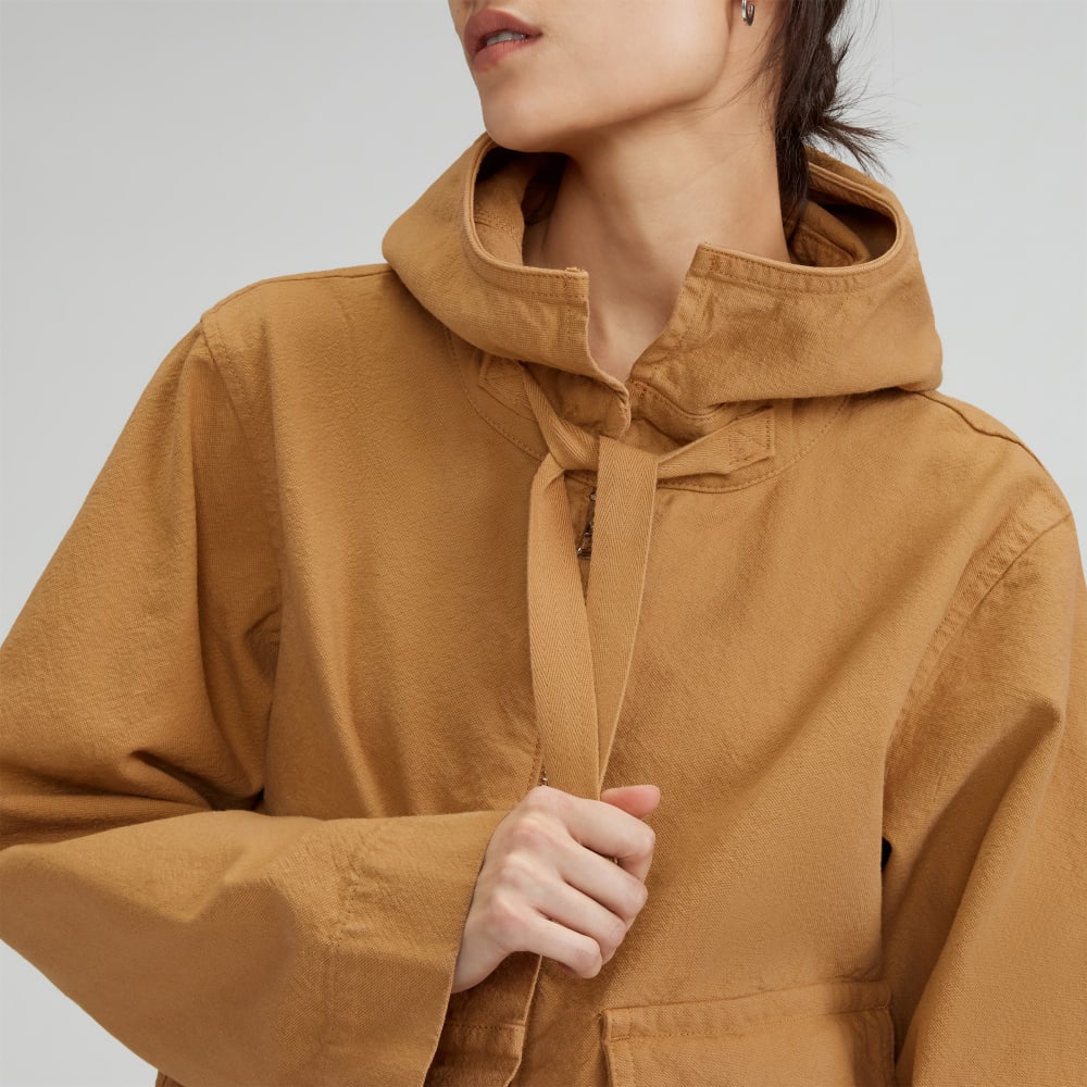 The Canvas Organic Cotton Anorak in Cappuccino — detail view