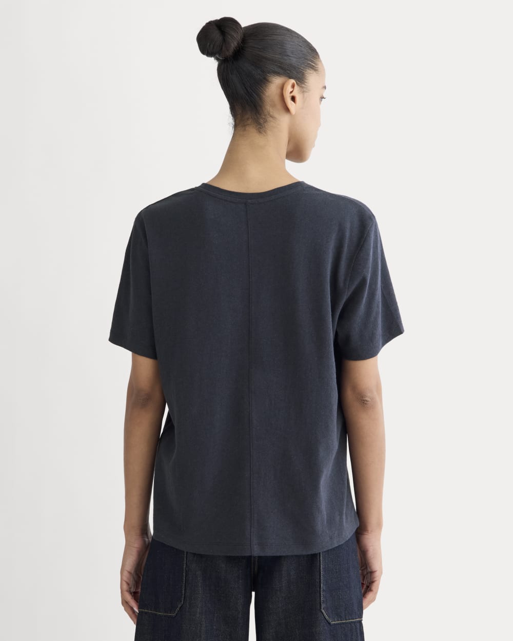 The Slouchy V-Neck Tee in Cotton Linen in Navy — detail view
