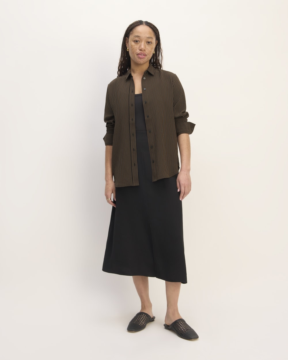The City Stripe Relaxed Shirt in Cocoa / Black — detail view