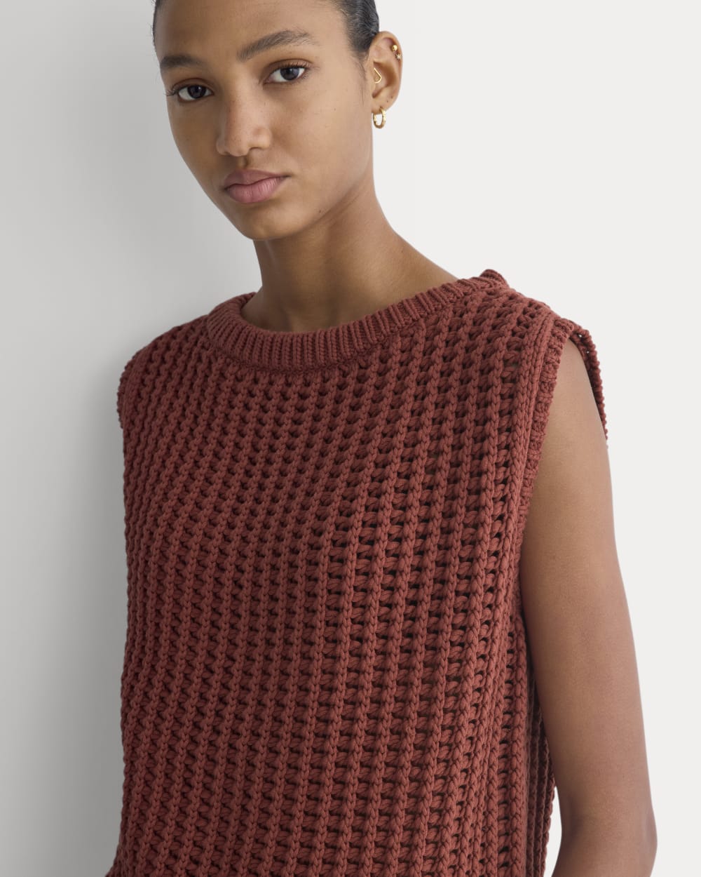 Open-Knit Tunic Vest in Elevated Cotton in Henna Red — detail view