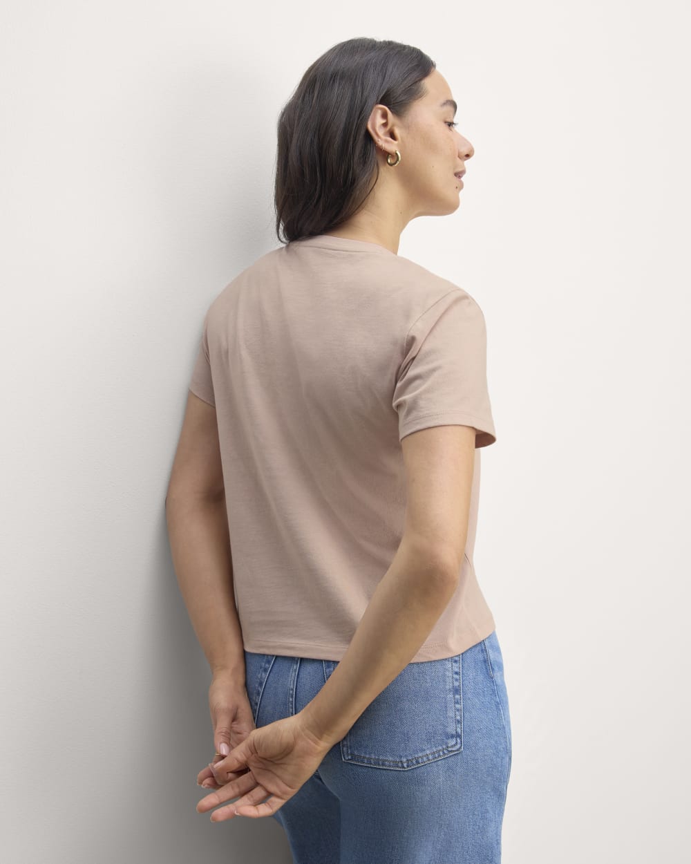 The Box-Cut Tee in Essential Cotton in Rose Smoke — detail view