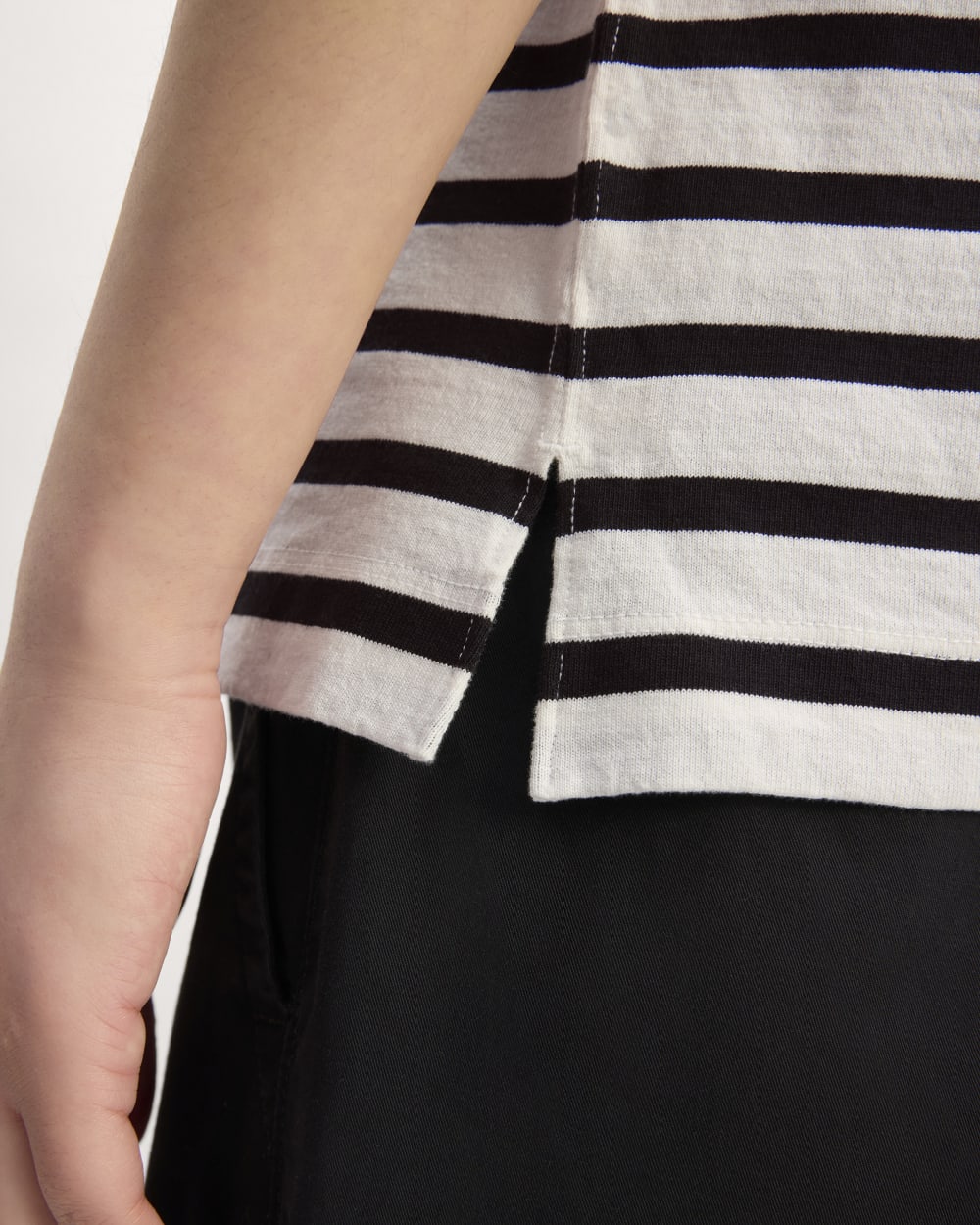 The Mariner Tank in Bone / Black — detail view