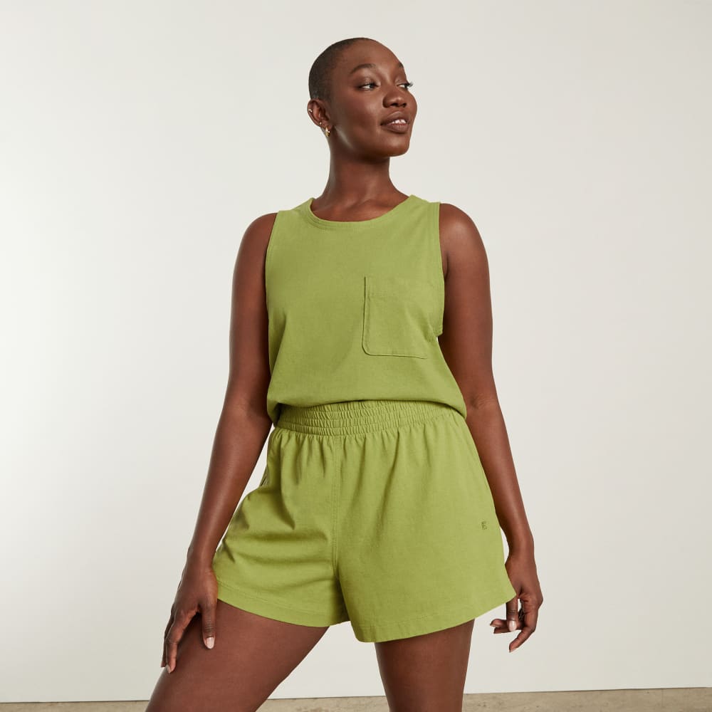 The Premium Weight Cropped Pocket Tank in Pepper — detail view