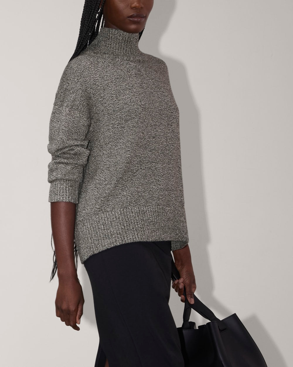 The Boxy Turtleneck in Everyday Cotton in Canvas / Black Twist — detail view