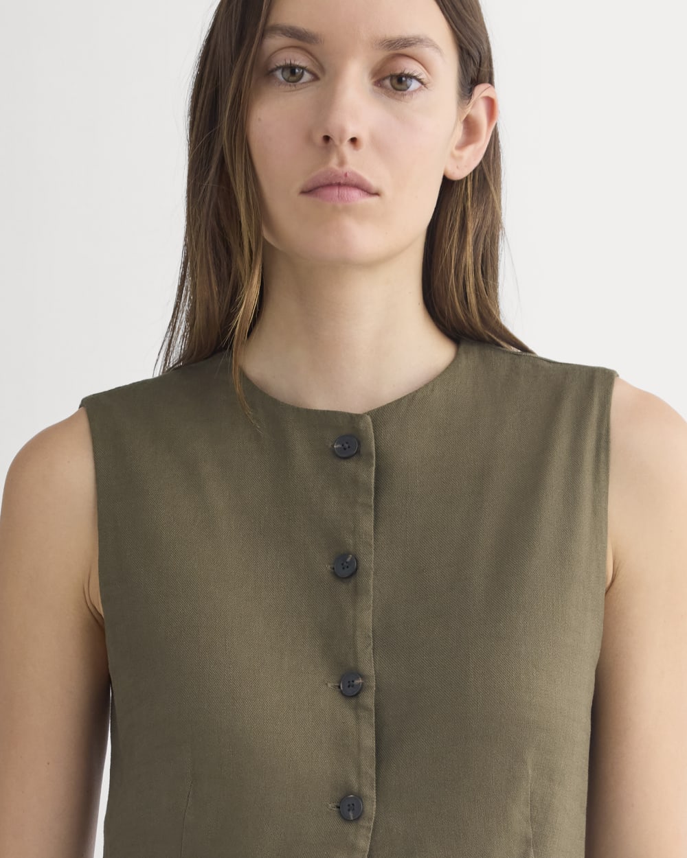 Long Vest in Stretch Linen in Beech — detail view