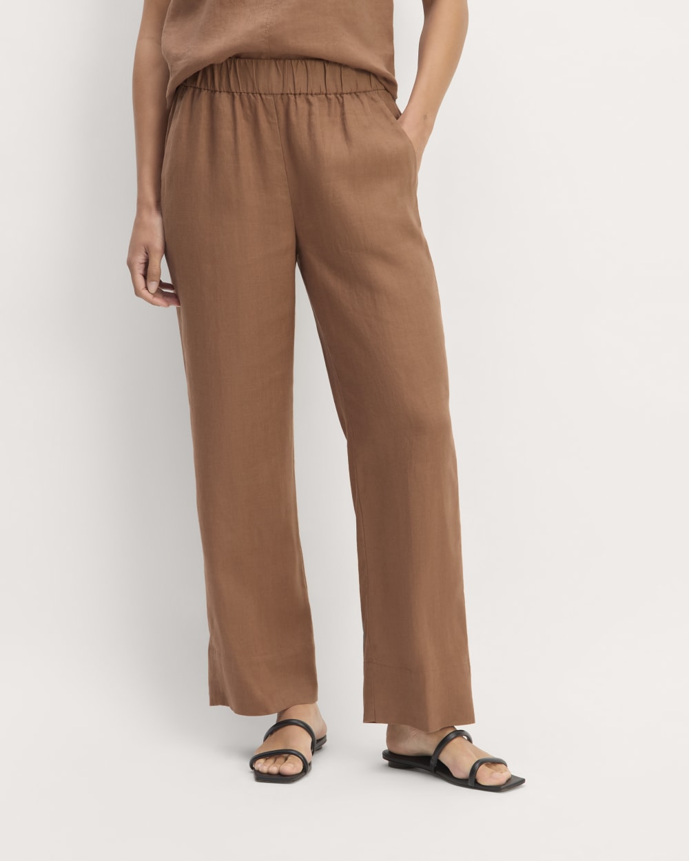 The Linen Easy Pant in Carob Brown — detail view