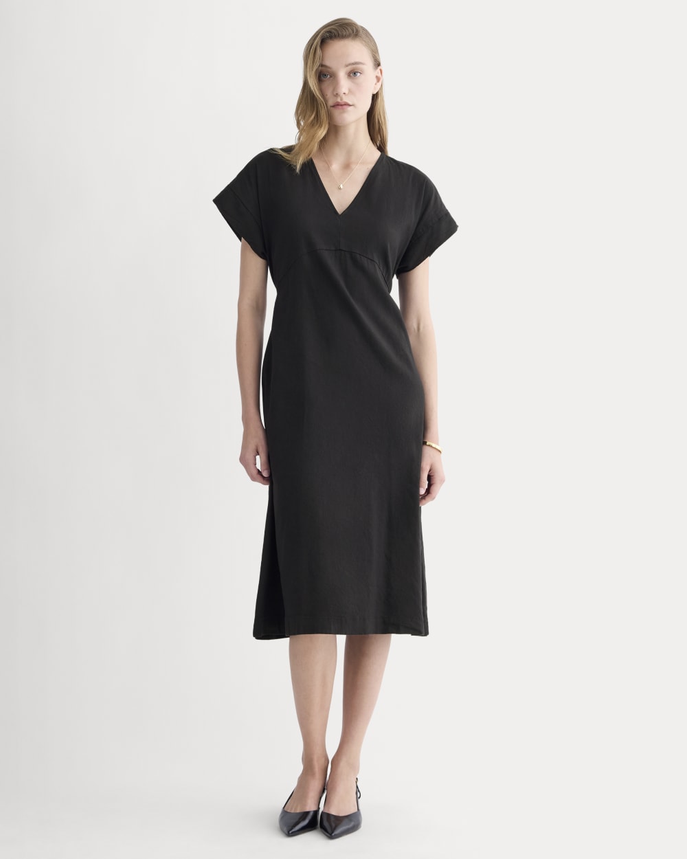 The Tie-Back Dress in Stretch Linen in Black — front view