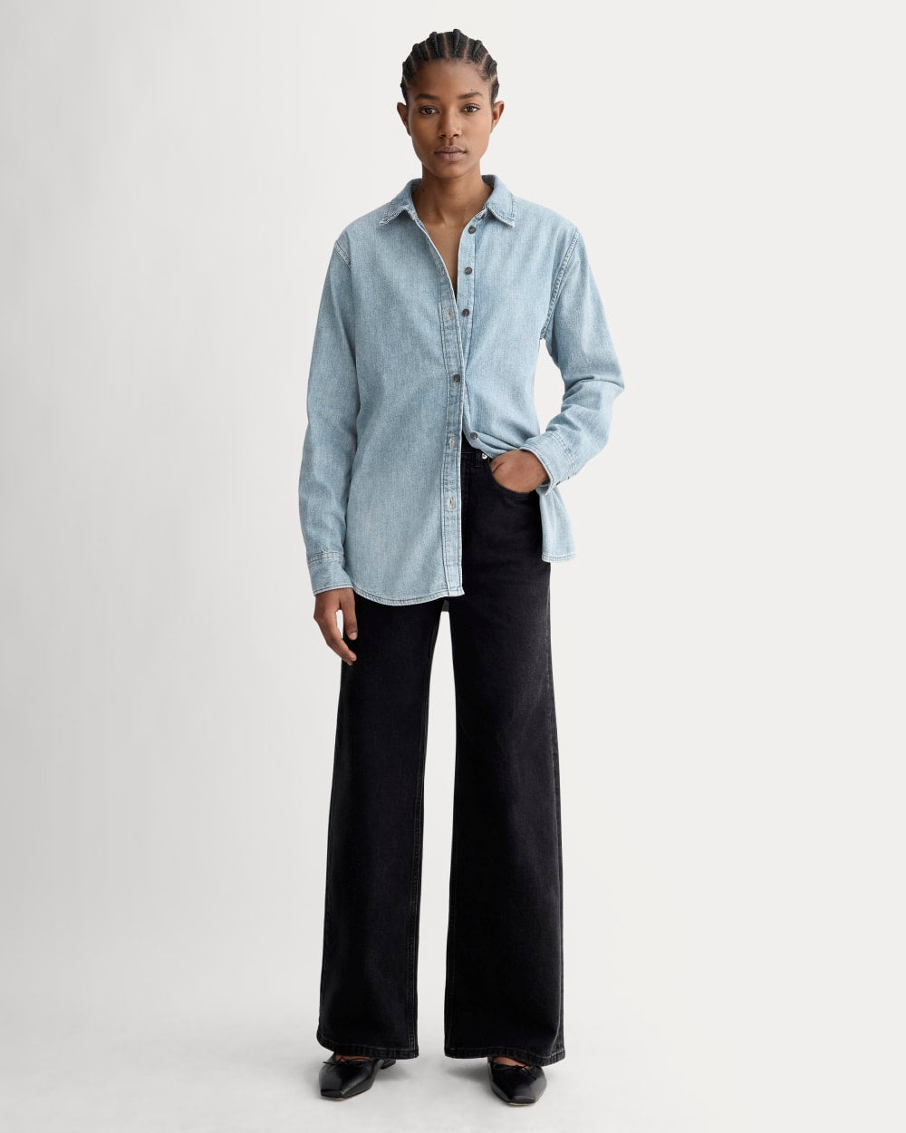 The Must-Have Shirt in Denim in Light Indigo — detail view