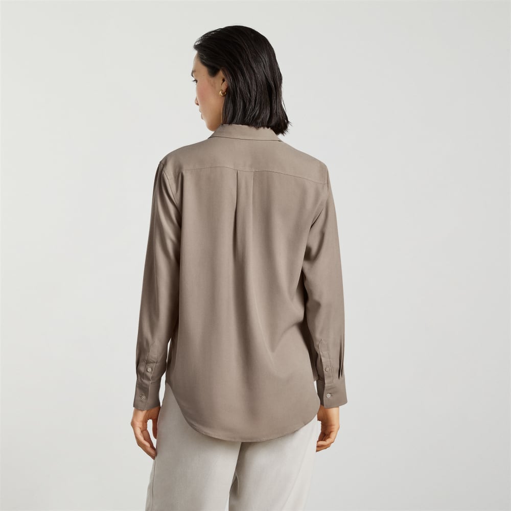 The Washable Silk Relaxed Shirt in Burnt Sugar — detail view