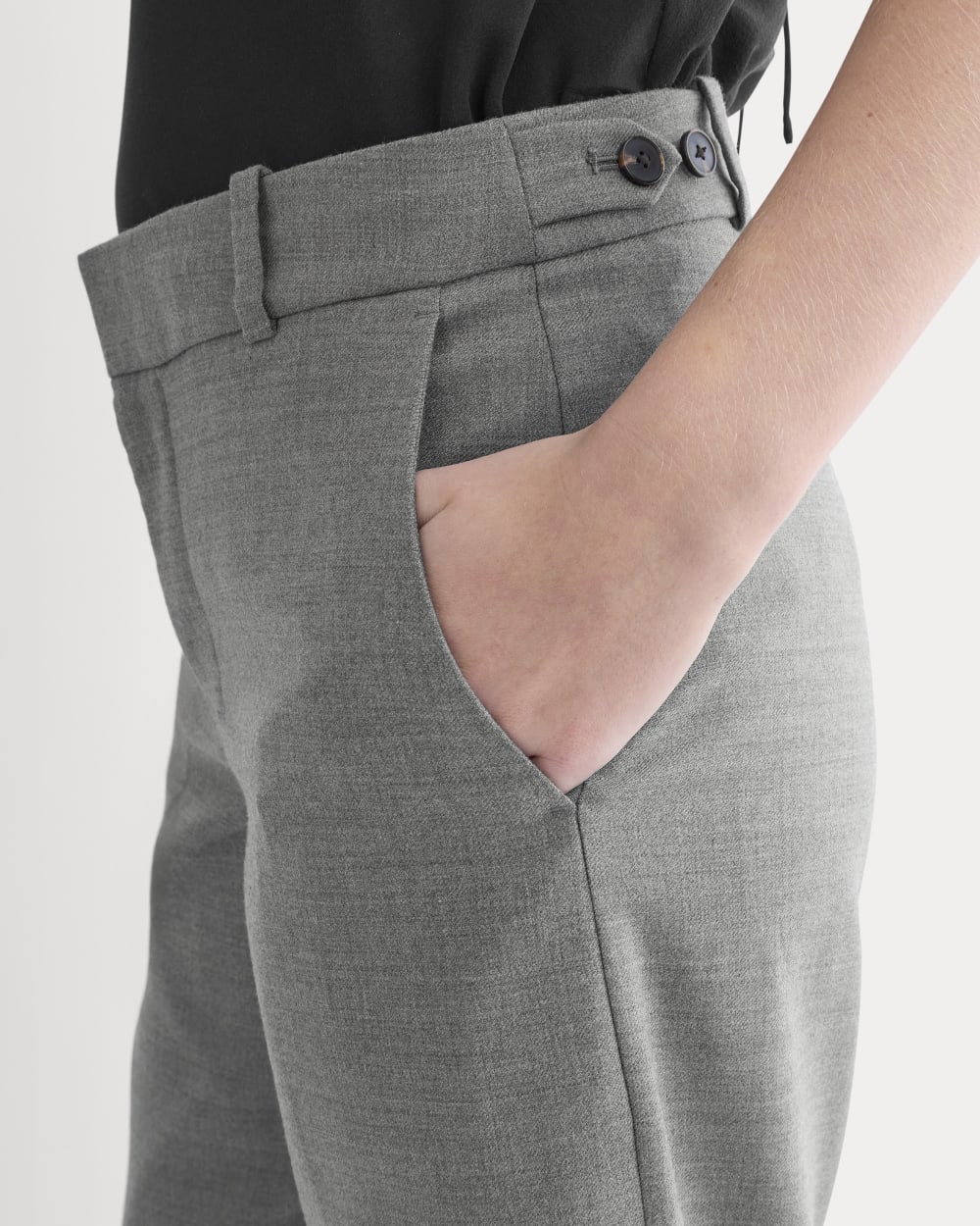 Straight-Leg Trouser in Tailor Twill in Heather Graphite — detail view