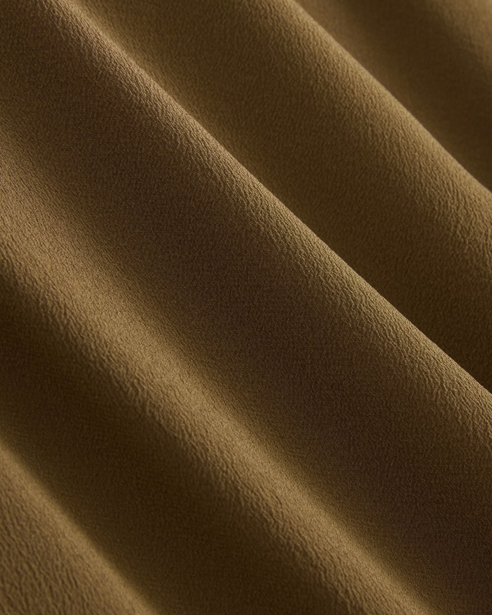 The Boxy Shirt in Washable Silk in Toffee — detail view