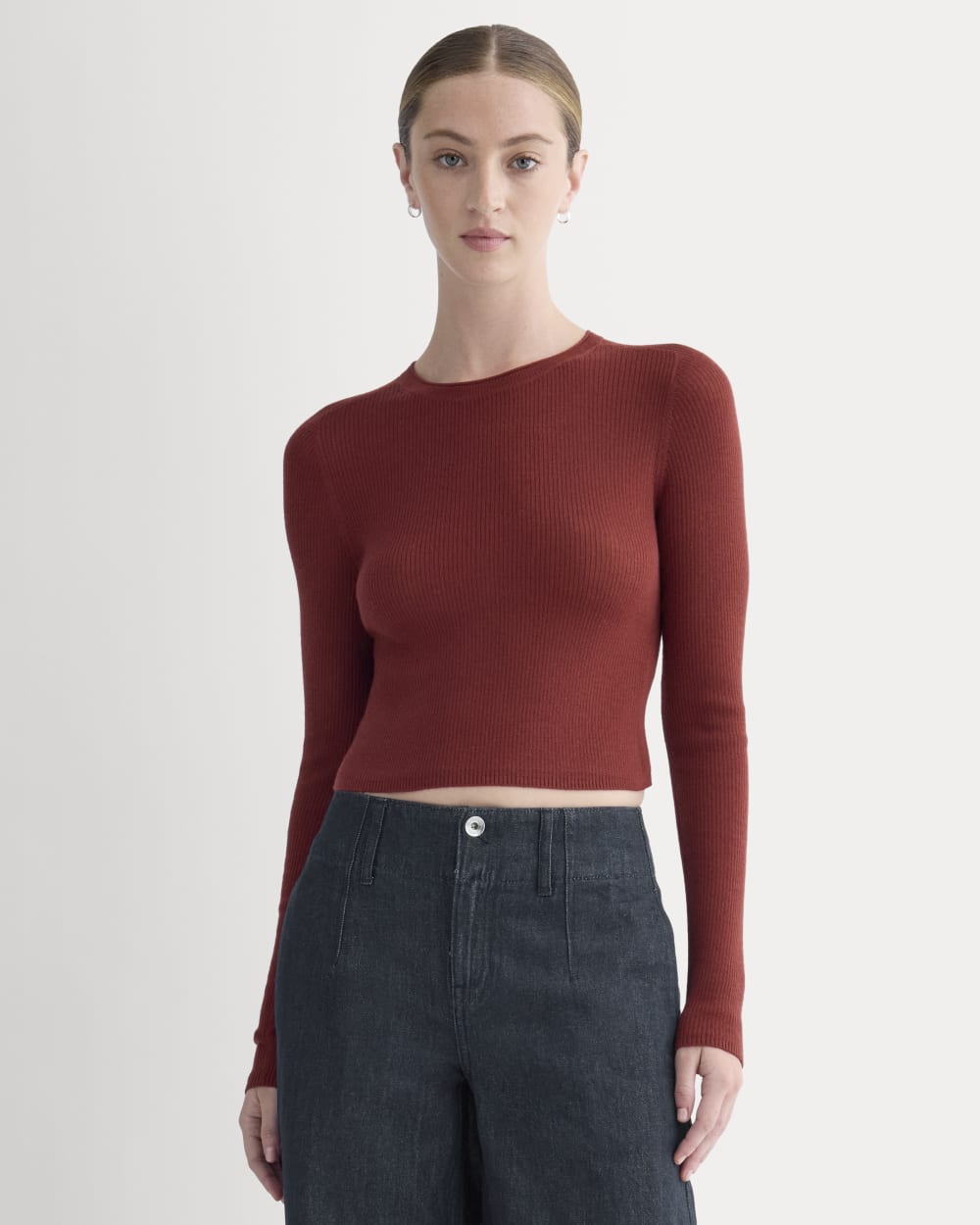 The Cropped Crew Top in Ultrafine Merino in Merlot — front view