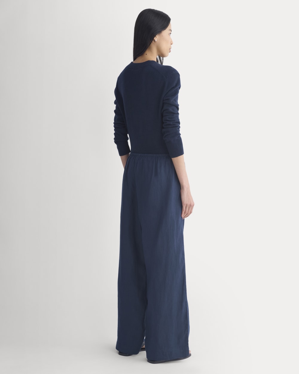 The Drawstring Pant in Linen in Navy — detail view