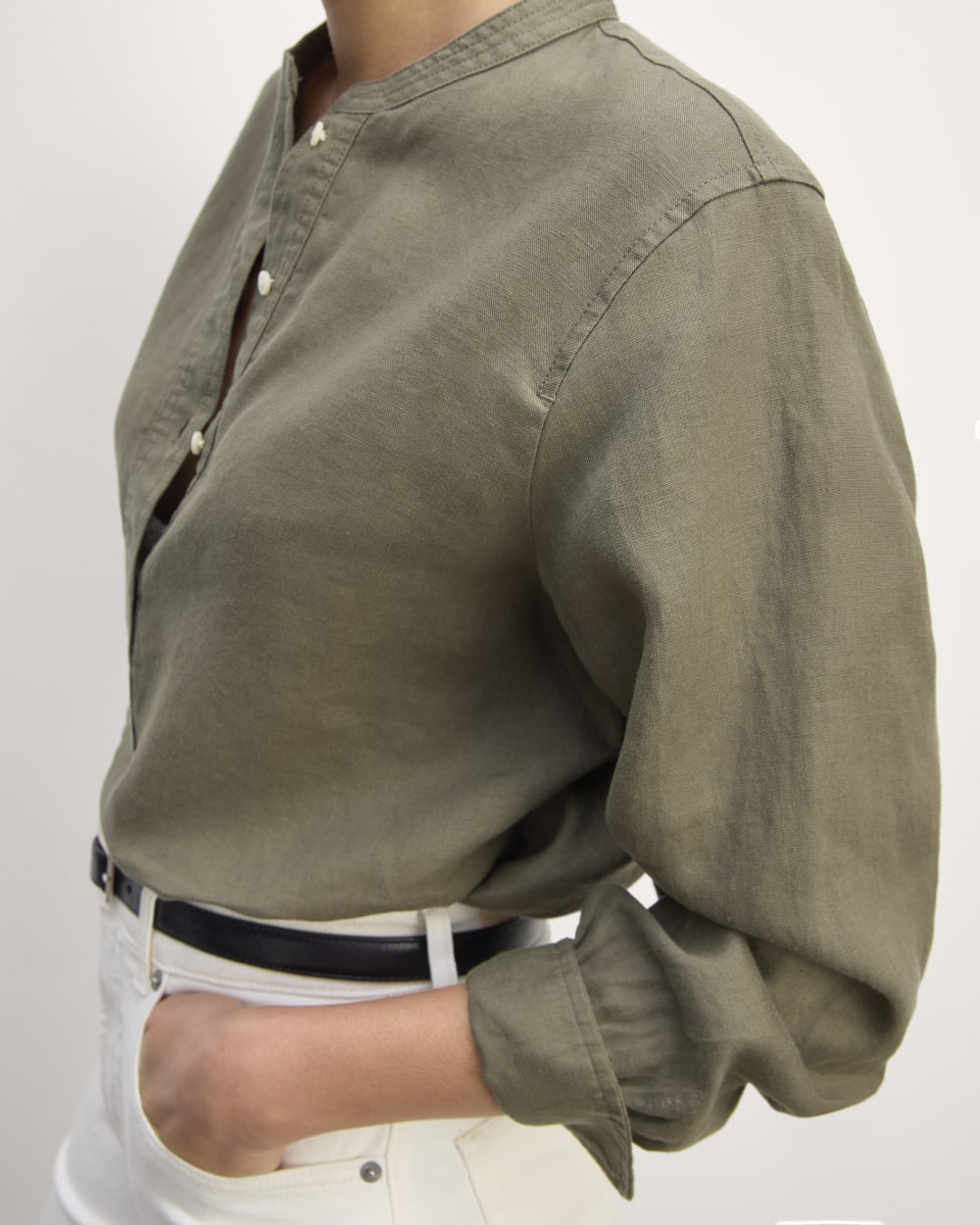 The Henley Shirt in Linen in Kalamata — detail view