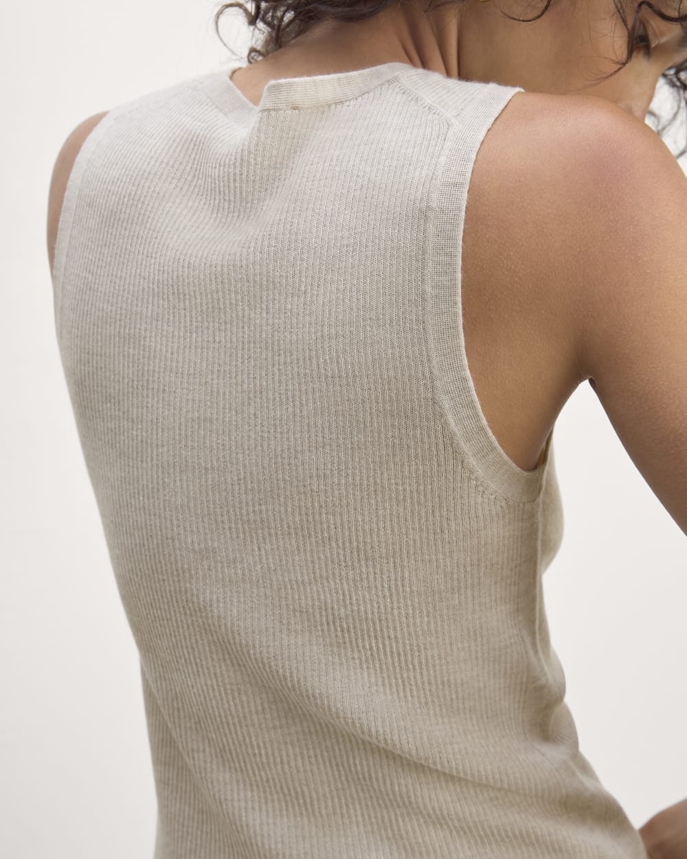 The Tank in Ultrasoft Merino in Heather Oatmeal — detail view