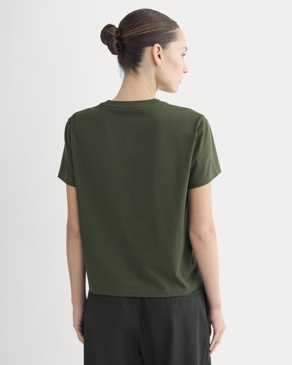 The Box-Cut Tee in Essential Cotton in Dark Green — detail view