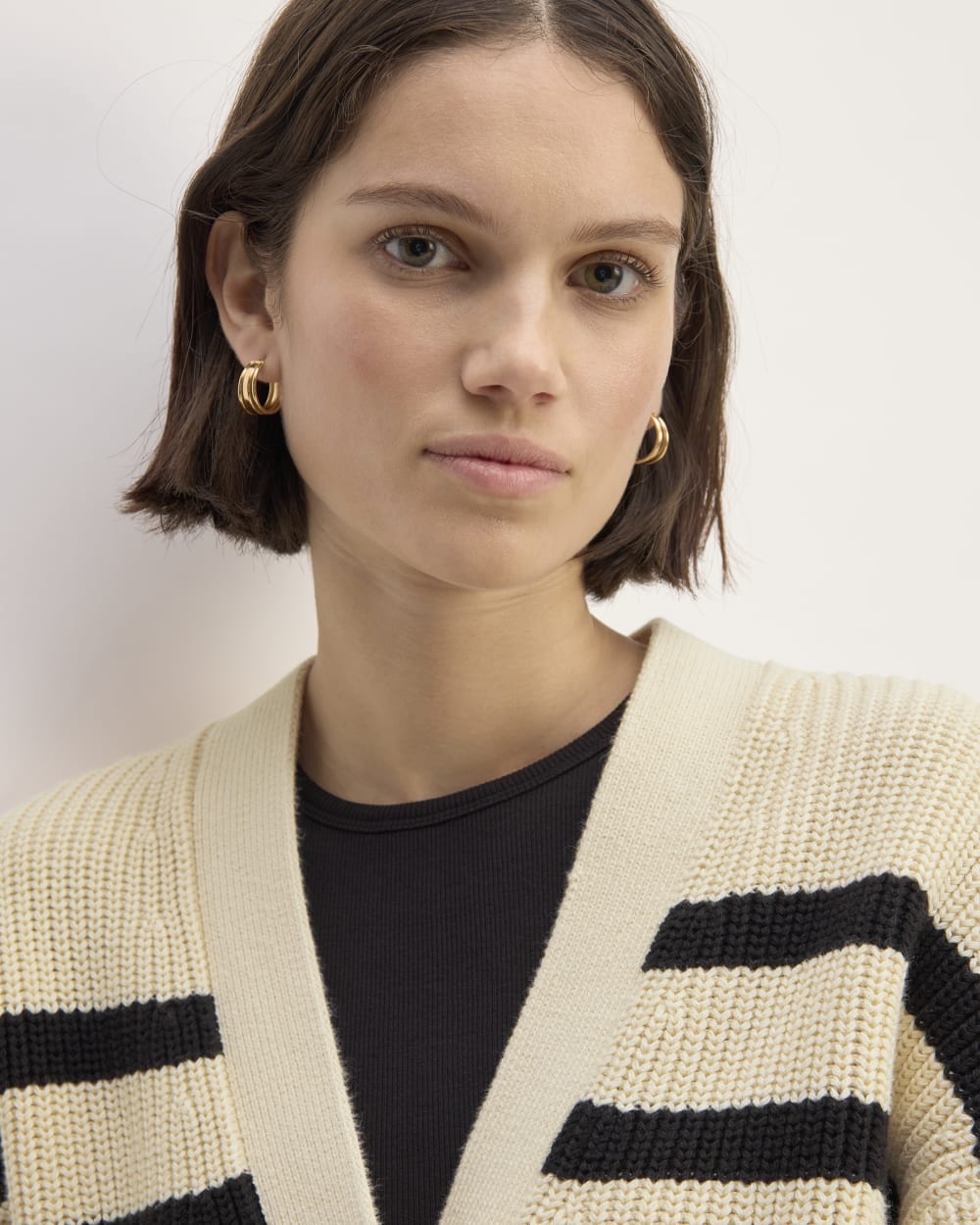 The Boxy Cardigan in Everyday Cotton in Canvas / Black — detail view