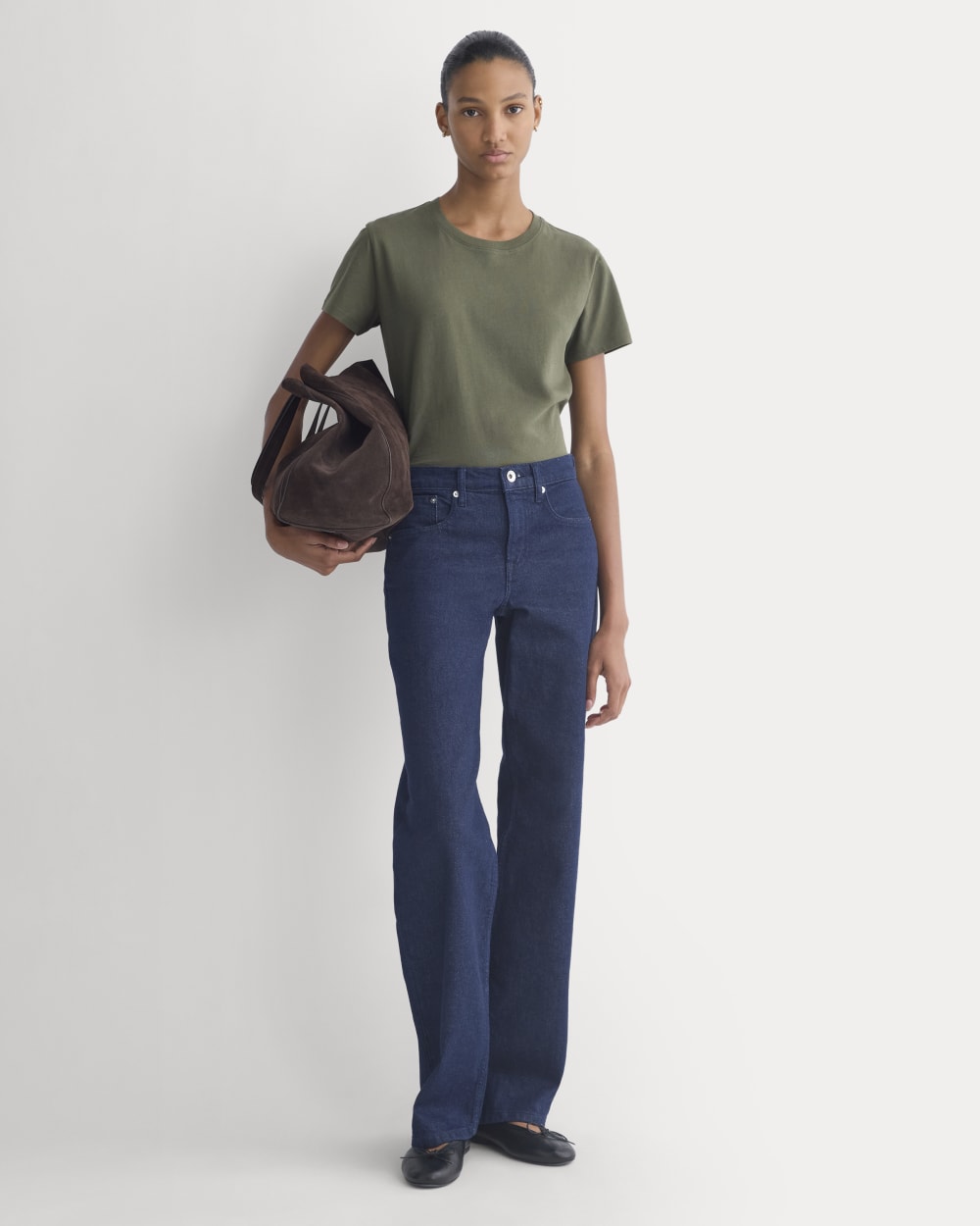 The Box-Cut Tee in Essential Cotton in Olive Night — detail view
