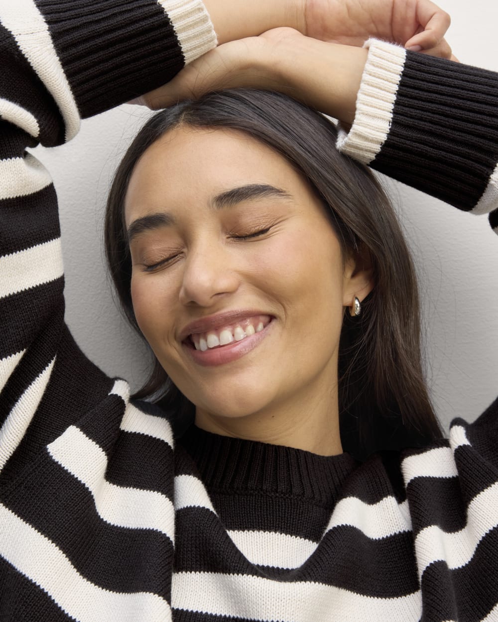 The Boxy Sweater in Everyday Cotton in Black / Canvas — detail view